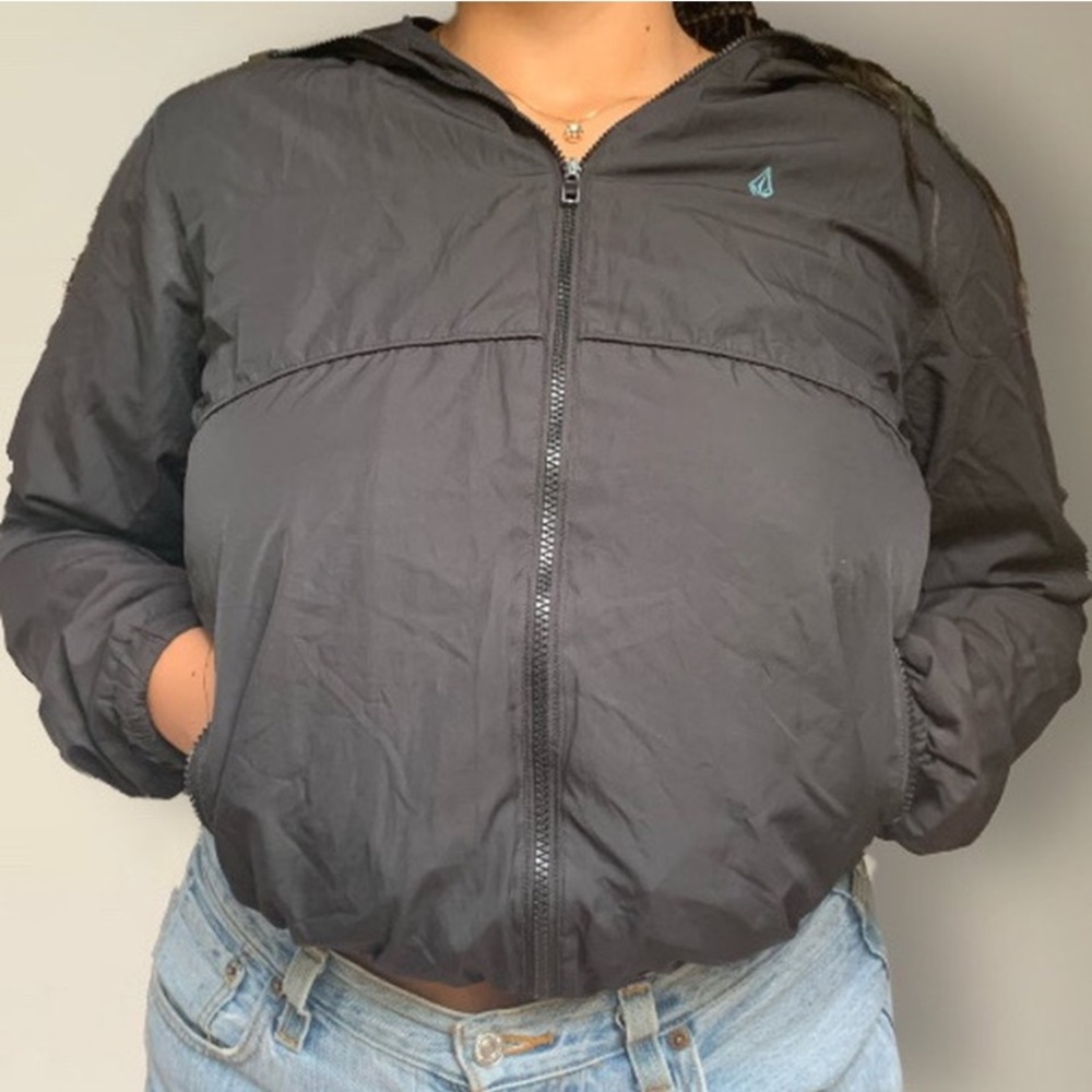 SOLD • Volcom windbreaker ♡